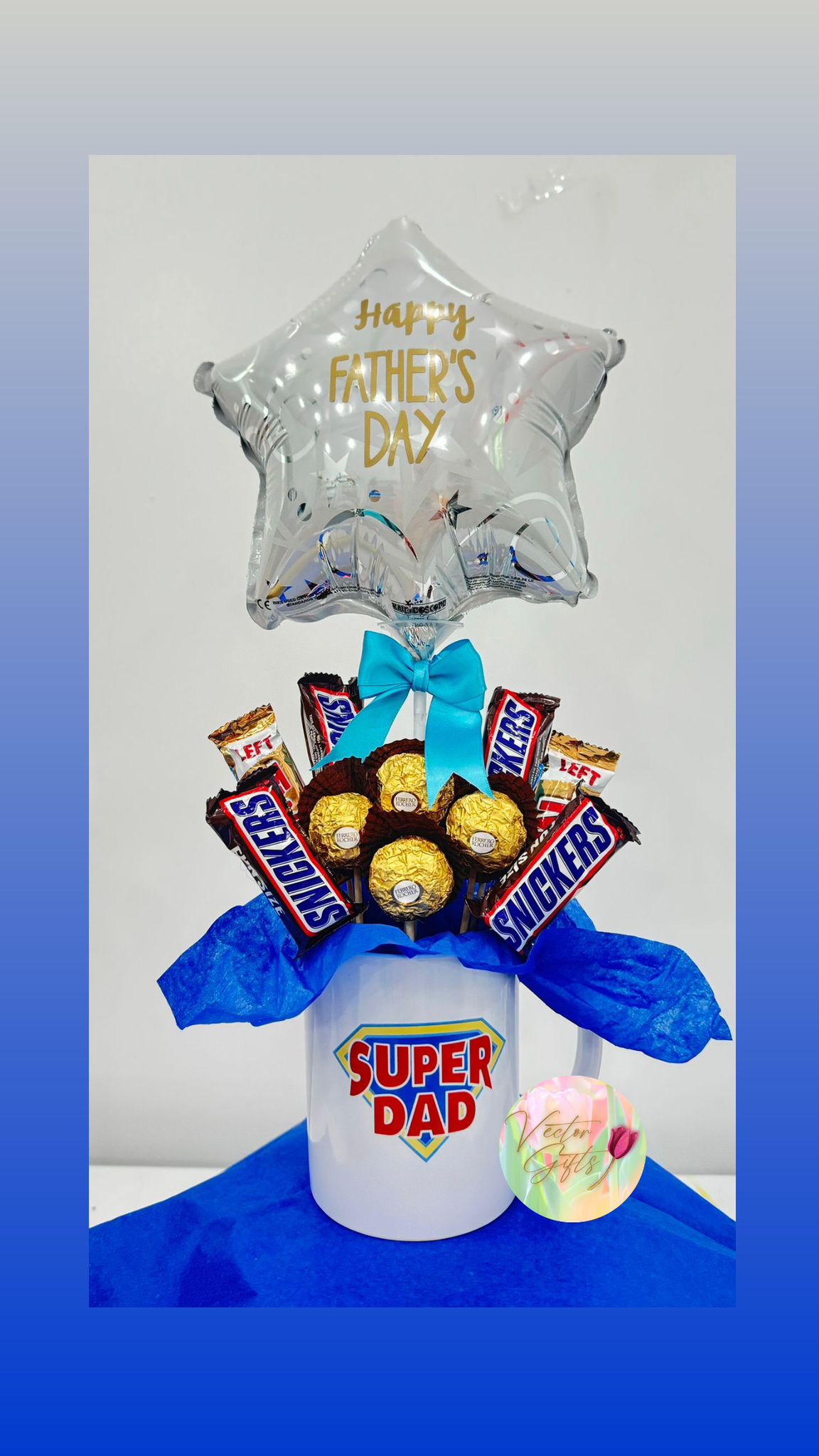 Super Daddy mug with star balloon and candy