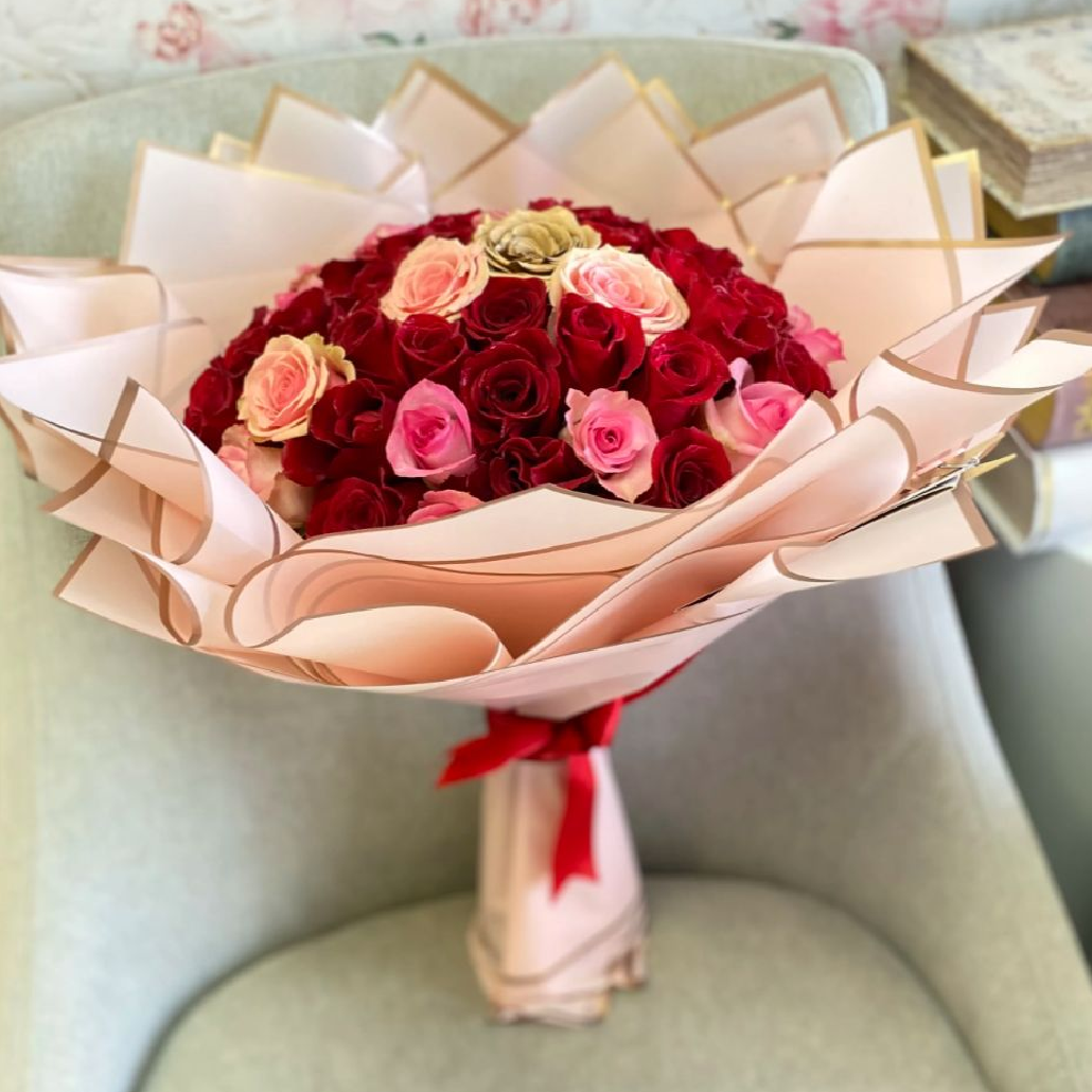 SUBLIME PINK AND RED ROSES BOUQUET